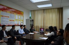 踐行“三嚴三實”，樹立忠誠干凈擔(dān)當(dāng)新形象